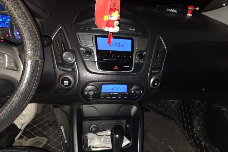 Used Hyundai ix35 2013 2.0L Automatic Two-Wheel Drive Smart GLS China IV Standard Audio And AC Panel