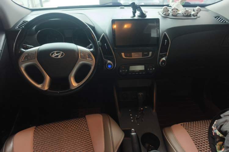 Used Hyundai ix35 2013 2.0L Automatic 4x4 Smart GLS China V Standard Center Console
