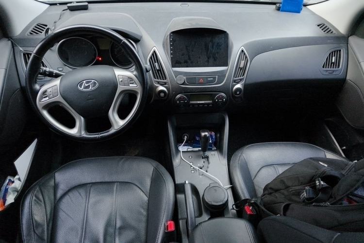 Used Hyundai ix35 2013 2.0L Automatic Two-Wheel Drive Smart GLS China IV Standard Center Console