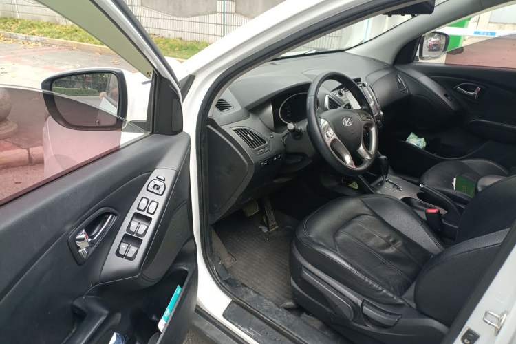 Used Hyundai ix35 2013 2.0L Automatic Two-Wheel Drive Smart GLS China IV Standard Driver Seat