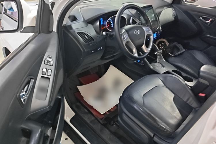 Used Hyundai ix35 2013 2.0L Automatic Two-Wheel Drive Smart GLS China IV Standard Driver Seat