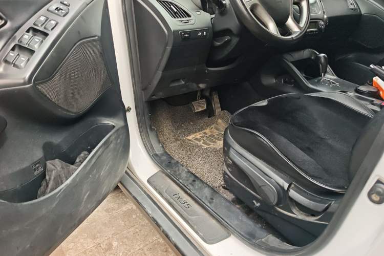Used Hyundai ix35 2013 2.0L Automatic Two-Wheel Drive Smart GLS China V Standard Driver Seat