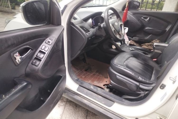 Used Hyundai ix35 2013 2.0L Automatic Two-Wheel Drive Smart GLS China IV Standard Driver Seat