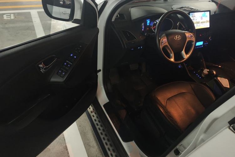 Used Hyundai ix35 2013 2.0L Automatic Two-Wheel Drive Smart GLS China V Standard Driver Seat