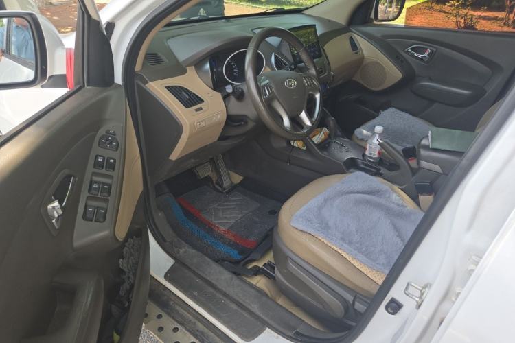 Used Hyundai ix35 2013 2.0L Automatic Two-Wheel Drive Smart GLS China IV Standard Driver Seat