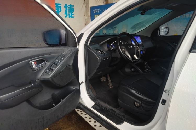 Used Hyundai ix35 2013 2.0L Automatic Two-Wheel Drive Smart GLS China IV Standard Driver Seat