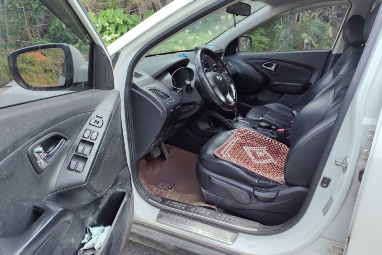 Used Hyundai ix35 2013 2.0L Automatic Two-Wheel Drive Smart GLS China IV Standard Driver Seat