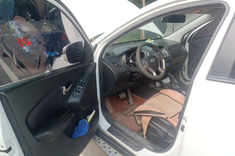Used Hyundai ix35 2013 2.0L Automatic Two-Wheel Drive Smart GLS China IV Standard Driver Seat
