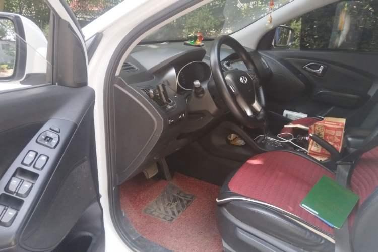Used Hyundai ix35 2013 2.0L Automatic Two-Wheel Drive Smart GLS China IV Standard Driver Seat