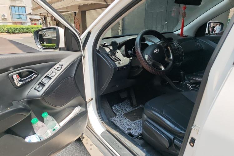 Used Hyundai ix35 2013 2.0L Automatic Two-Wheel Drive Smart GLS China IV Standard Driver Seat