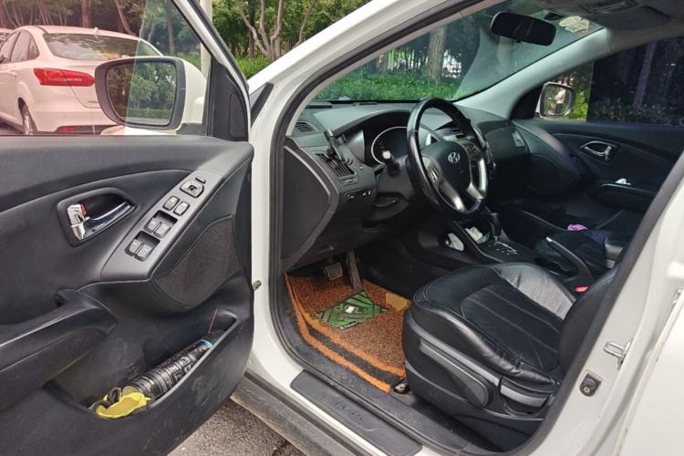 Used Hyundai ix35 2013 2.0L Automatic Two-Wheel Drive Smart GLS China V Standard Driver Seat