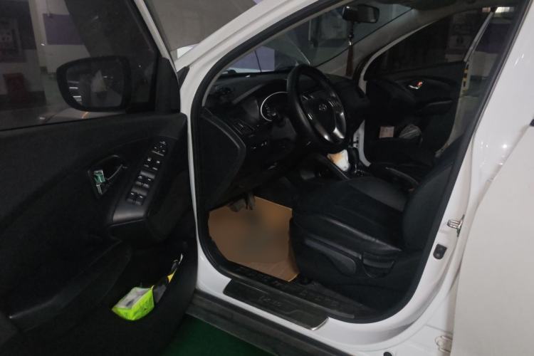 Used Hyundai ix35 2013 2.0L Automatic Two-Wheel Drive Smart GLS China IV Standard Driver Seat