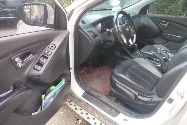 Used Hyundai ix35 2013 2.0L Automatic Two-Wheel Drive Smart GLS China IV Standard Driver Seat