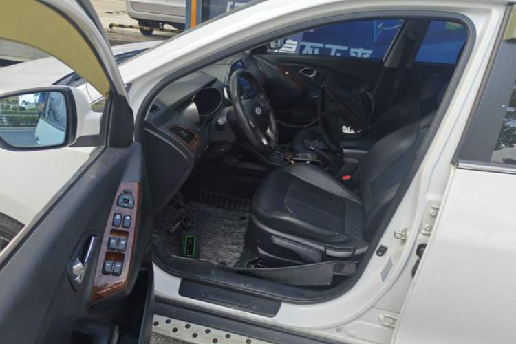 Used Hyundai ix35 2013 2.0L Automatic Two-Wheel Drive Smart GLS China IV Standard Driver Seat