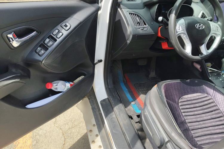 Used Hyundai ix35 2013 2.0L Automatic 2WD Comfort GL China IV Standard Driver Seat