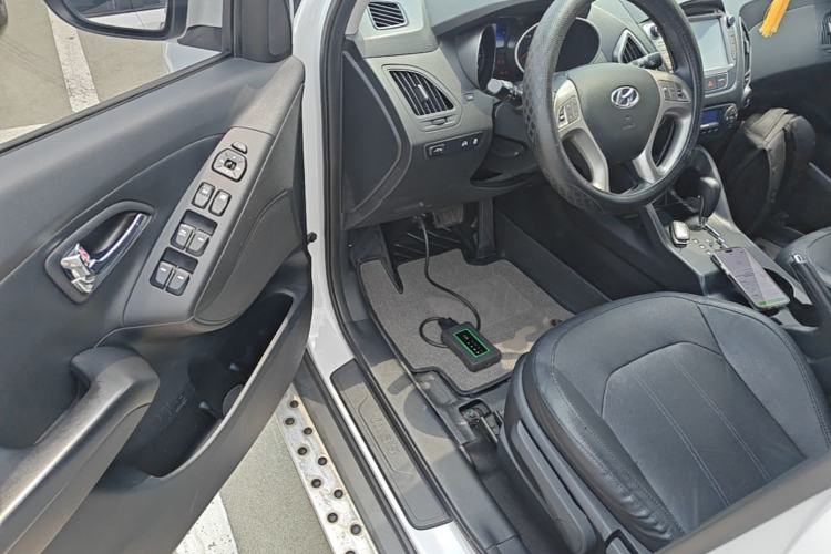 Used Hyundai ix35 2013 2.0L Automatic Two-Wheel Drive Smart GLS China IV Standard Driver Seat