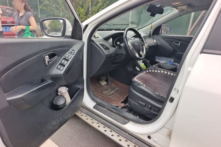 Used Hyundai ix35 2013 2.0L Automatic Two-Wheel Drive Smart GLS China IV Standard Driver Seat