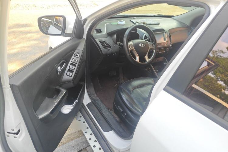 Used Hyundai ix35 2013 2.0L Automatic Two-Wheel Drive Smart GLS China IV Standard Driver Seat