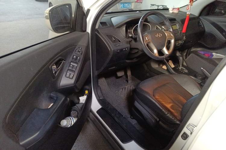 Used Hyundai ix35 2013 2.0L Automatic Two-Wheel Drive Smart GLS China V Standard Driver Seat