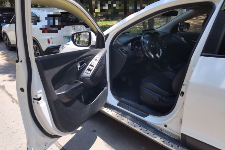 Used Hyundai ix35 2013 2.0L Automatic Two-Wheel Drive Smart GLS China IV Standard Driver Seat