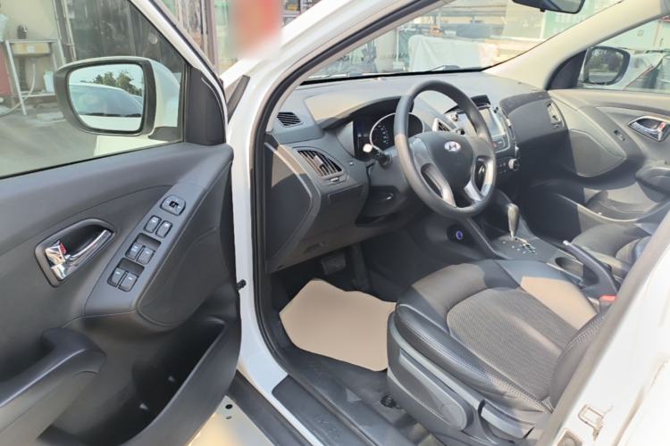 Used Hyundai ix35 2013 2.0L Automatic 2WD Comfort GL China IV Standard Driver Seat
