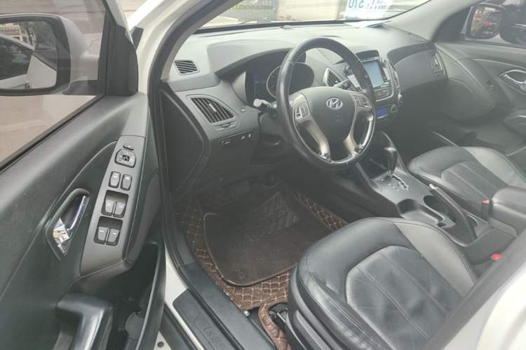 Used Hyundai ix35 2013 2.0L Automatic Two-Wheel Drive Smart GLS China IV Standard Driver Seat