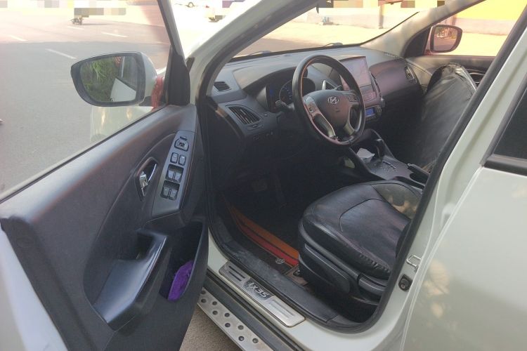 Used Hyundai ix35 2013 2.0L Automatic Two-Wheel Drive Smart GLS China IV Standard Driver Seat