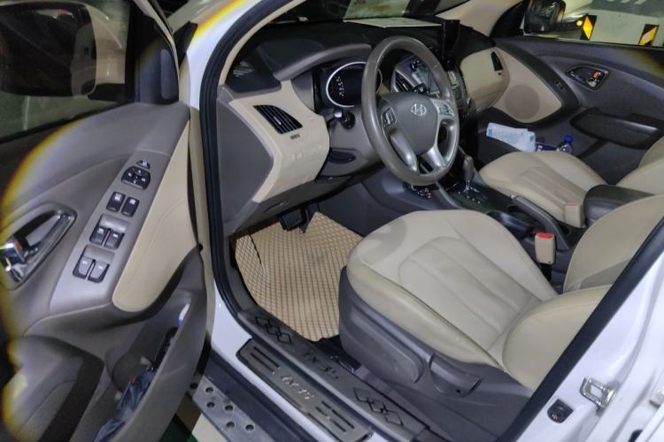 Used Hyundai ix35 2013 2.0L Automatic Two-Wheel Drive Smart GLS China V Standard Driver Seat