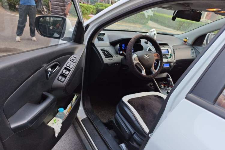 Used Hyundai ix35 2013 2.0L Automatic Two-Wheel Drive Smart GLS China V Standard Driver Seat