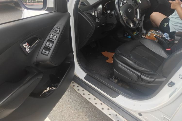 Used Hyundai ix35 2013 2.0L Automatic Two-Wheel Drive Smart GLS China IV Standard Driver Seat
