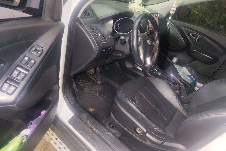 Used Hyundai ix35 2013 2.0L Automatic Two-Wheel Drive Smart GLS China IV Standard Driver Seat