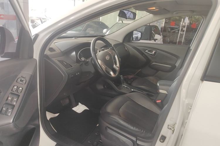 Used Hyundai ix35 2013 2.0L Automatic Two-Wheel Drive Smart GLS China V Standard Driver Seat