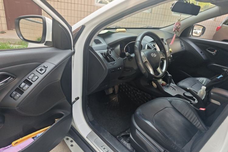 Used Hyundai ix35 2013 2.0L Automatic Two-Wheel Drive Smart GLS China IV Standard Driver Seat