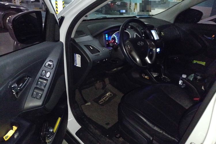 Used Hyundai ix35 2013 2.0L Automatic Two-Wheel Drive Smart GLS China IV Standard Driver Seat