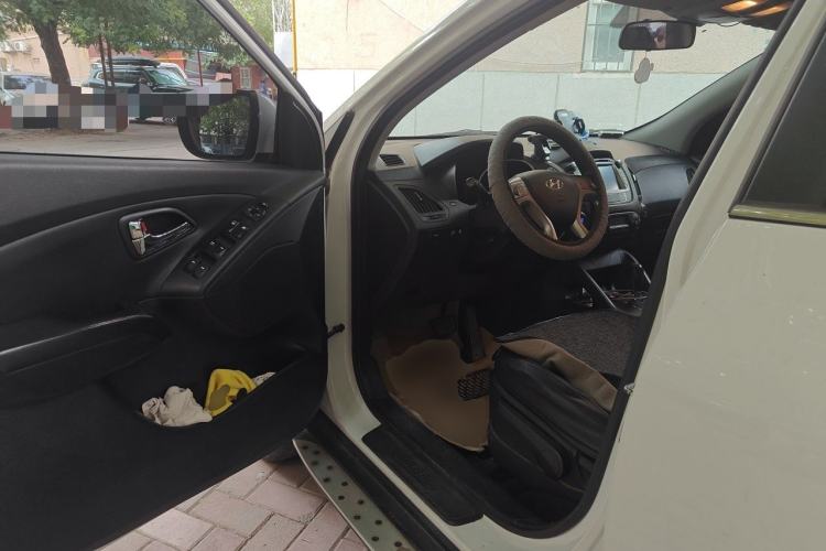 Used Hyundai ix35 2013 2.0L Automatic Two-Wheel Drive Smart GLS China IV Standard Driver Seat
