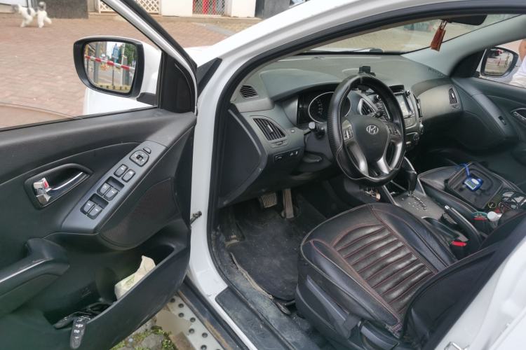 Used Hyundai ix35 2013 2.0L Automatic Two-Wheel Drive Smart GLS China IV Standard Driver Seat