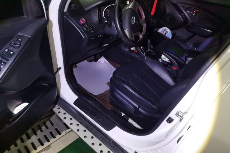 Used Hyundai ix35 2013 2.0L Automatic Two-Wheel Drive Smart GLS China IV Standard Driver Seat