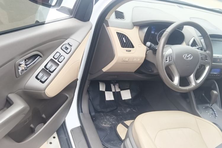 Used Hyundai ix35 2013 2.0L Automatic Two-Wheel Drive Smart GLS China V Standard Driver Seat