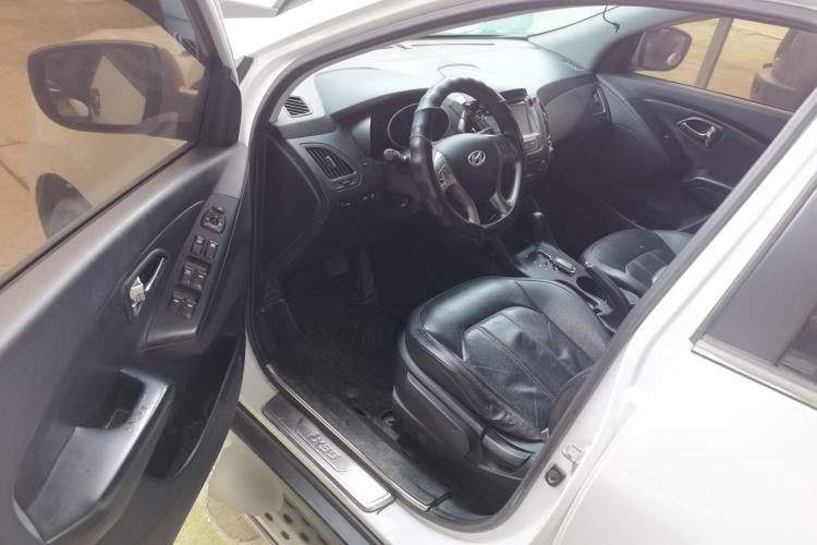 Used Hyundai ix35 2013 2.0L Automatic Two-Wheel Drive Smart GLS China IV Standard Driver Seat