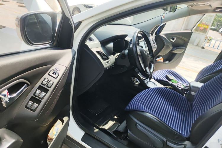 Used Hyundai ix35 2013 2.0L Automatic Two-Wheel Drive Smart GLS China IV Standard Driver Seat