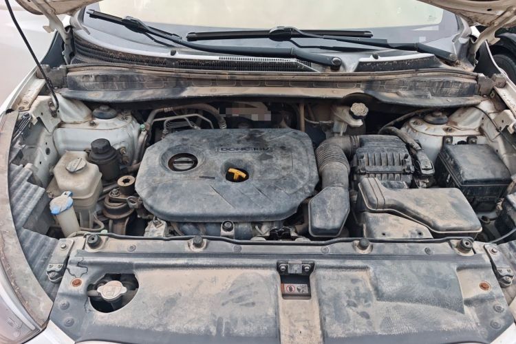 Used Hyundai ix35 2013 2.0L Automatic Two-Wheel Drive Smart GLS China V Standard Engine Bay