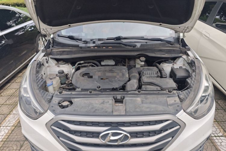 Used Hyundai ix35 2013 2.0L Automatic Two-Wheel Drive Smart GLS China IV Standard Engine Bay
