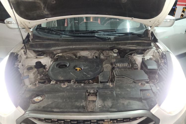 Used Hyundai ix35 2013 2.0L Automatic 4x4 Intelligent GLS China IV Standard Engine Bay