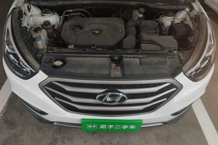 Used Hyundai ix35 2013 2.0L Automatic Two-Wheel Drive Smart GLS China V Standard Engine Bay