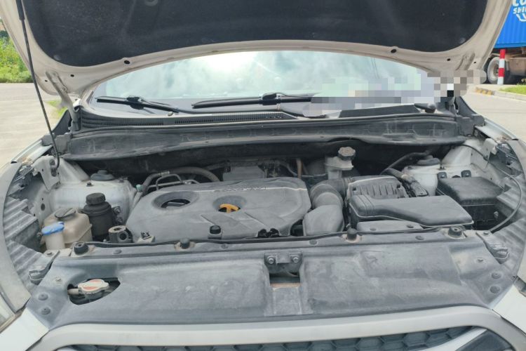 Used Hyundai ix35 2013 2.0L Automatic Two-Wheel Drive Smart GLS China IV Standard Engine Bay