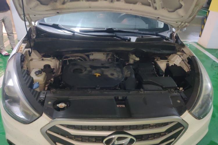 Used Hyundai ix35 2013 2.0L Automatic 2WD Comfort GL China IV Standard Engine Bay