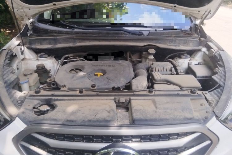 Used Hyundai ix35 2013 2.0L Automatic Two-Wheel Drive Smart GLS China IV Standard Engine Bay