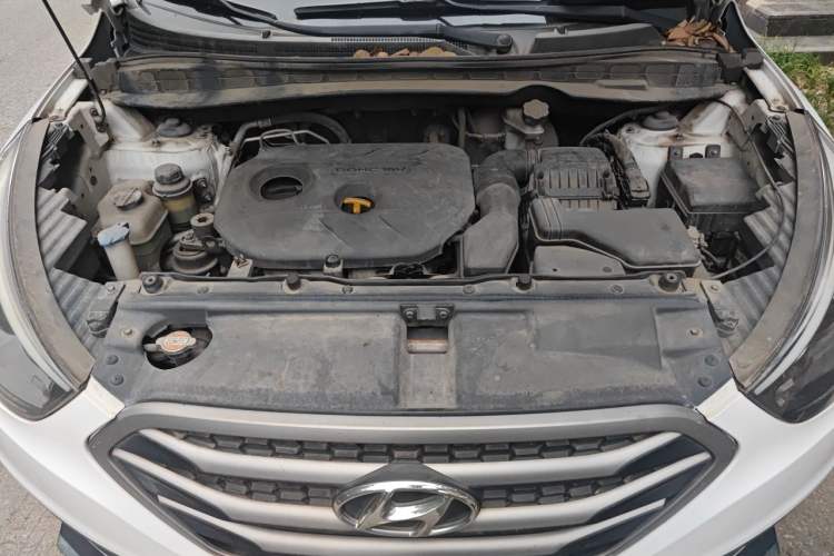 Used Hyundai ix35 2013 2.0L Automatic Two-Wheel Drive Comfort GL China V Standard Engine Bay