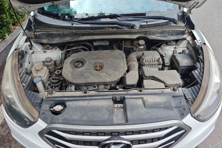 Used Hyundai ix35 2013 2.0L Automatic Two-Wheel Drive Smart GLS China V Standard Engine Bay