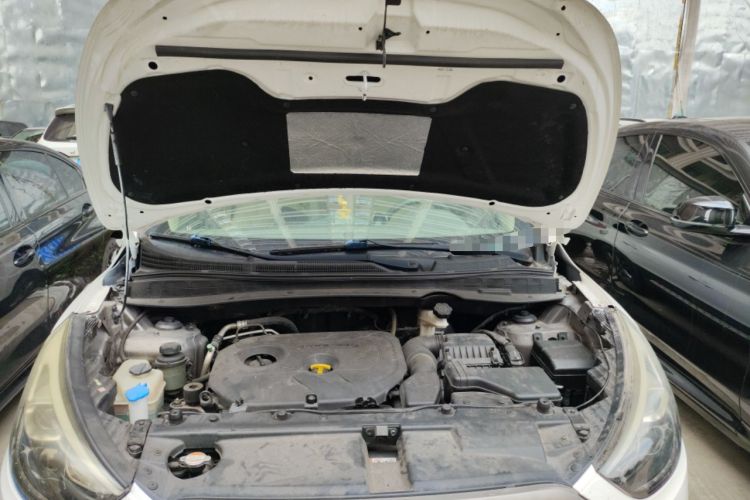 Used Hyundai ix35 2013 2.0L Automatic 2WD Comfort GL China IV Standard Engine Bay
